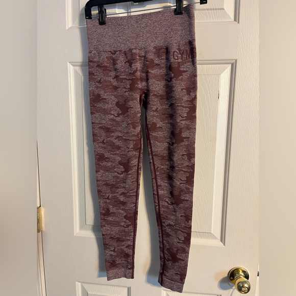 Gymshark Adapt Camo Seamless Leggings Berry Red - Picture 3 of 6